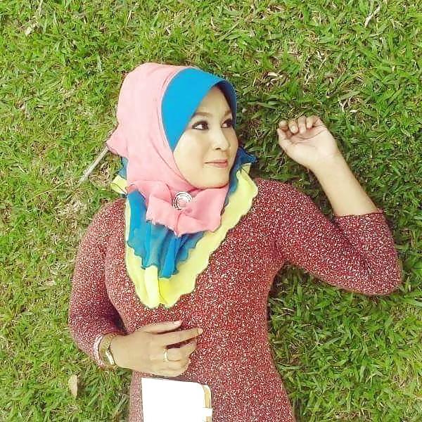 25P Gadis Melayu Bertudung
