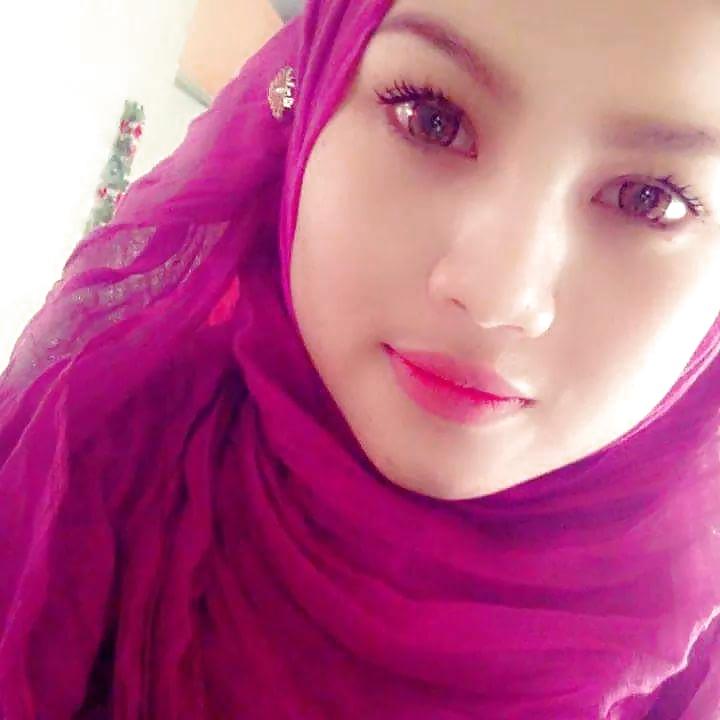 25P Gadis Melayu Bertudung