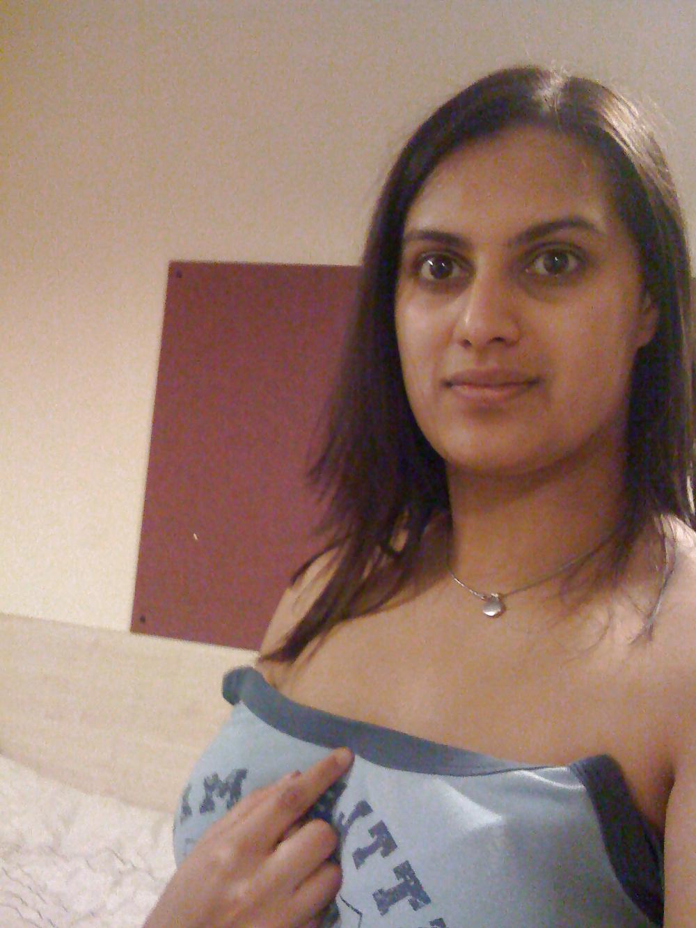 9P Indian Asian Sheffield Uni Selfies University Halls