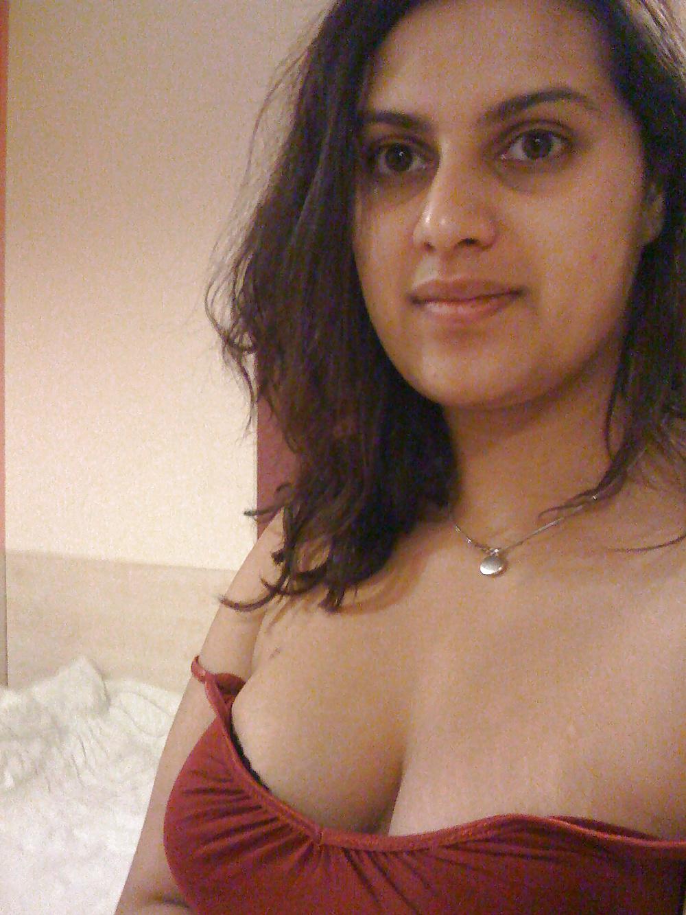 9P Indian Asian Sheffield Uni Selfies University Halls