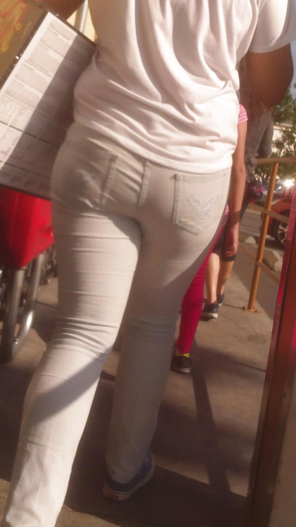 25P Popular teen girls ass & butt in jeans Part 7