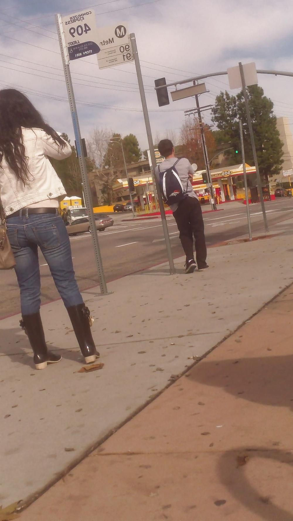 25P Popular teen girls ass & butt in jeans Part 7