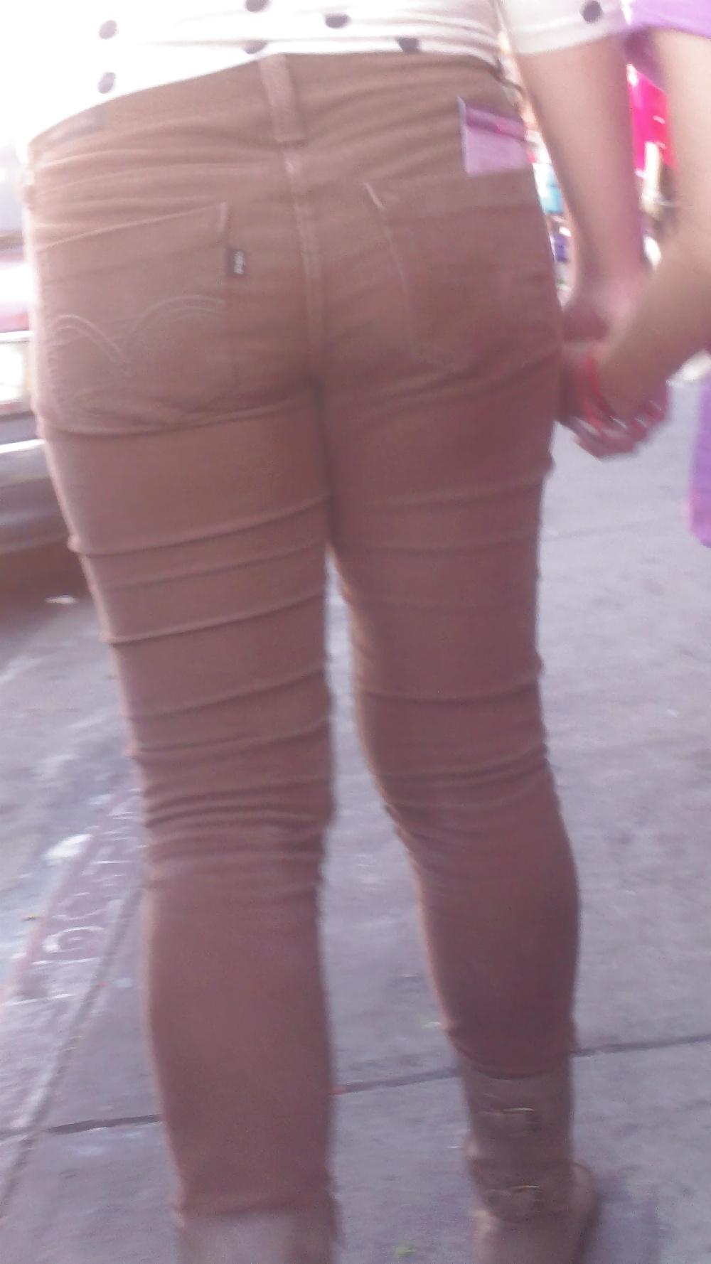 25P Popular teen girls ass & butt in jeans Part 7