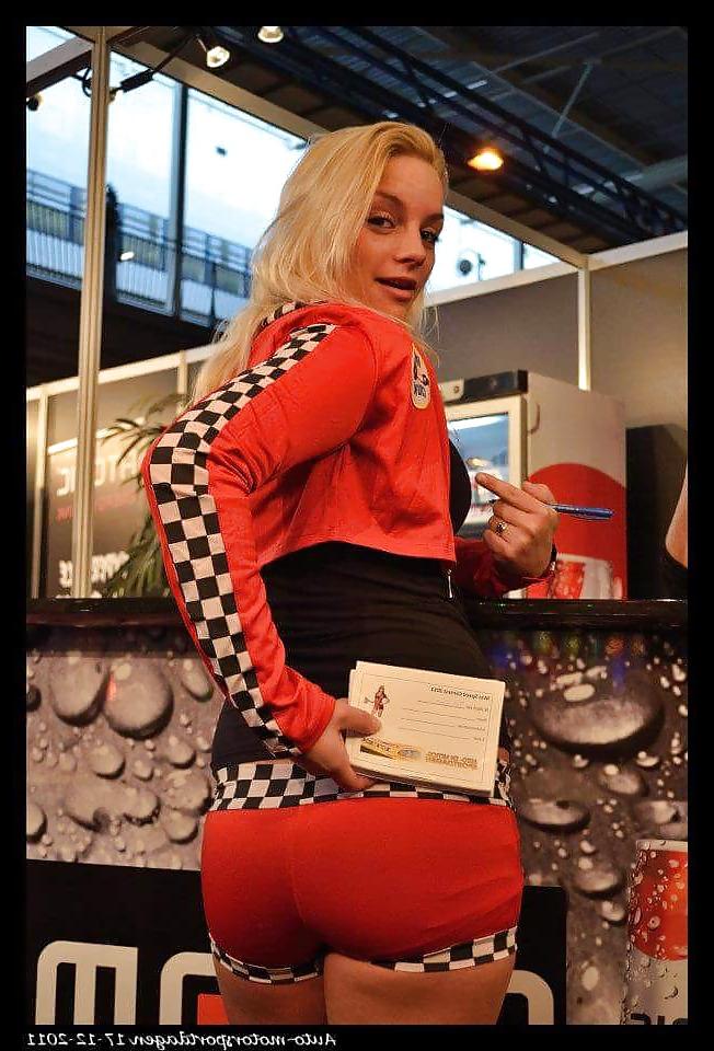 25P Voluptuous white butts