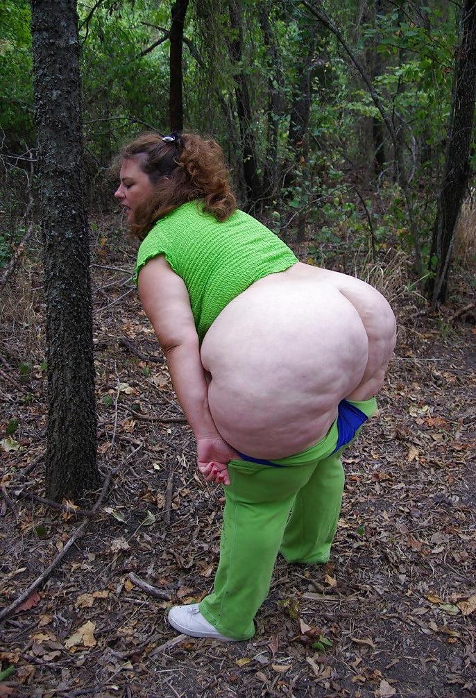 25P Voluptuous white butts