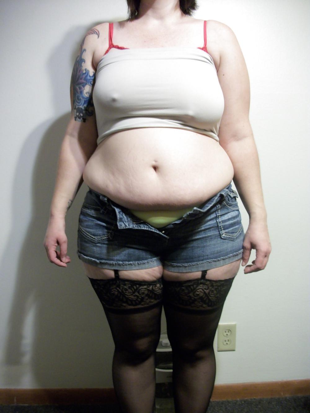 25P Fat pig pregnant whore on display