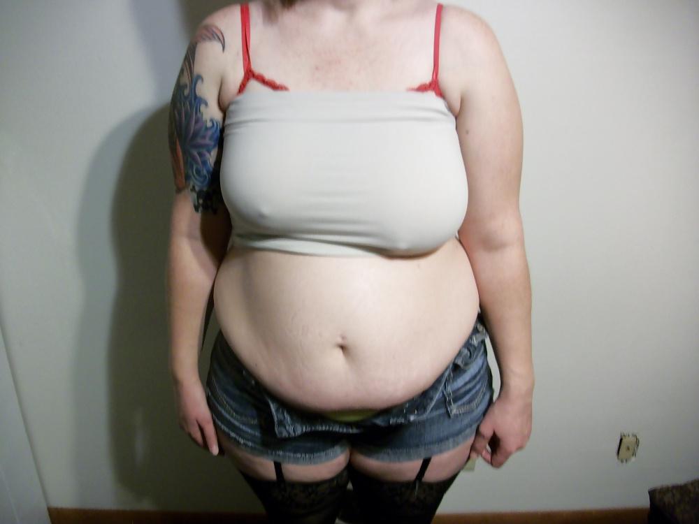 25P Fat pig pregnant whore on display