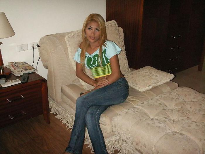 25P Blond Ladyboy Jan from Pattaya