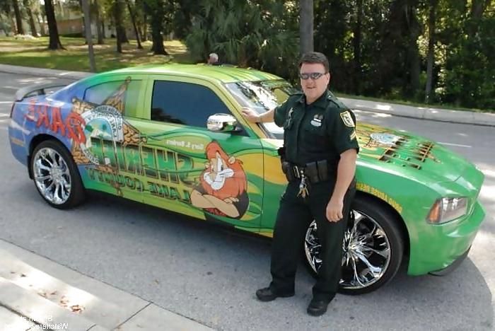 21P Intersting Police Cars (non nude - just funny)