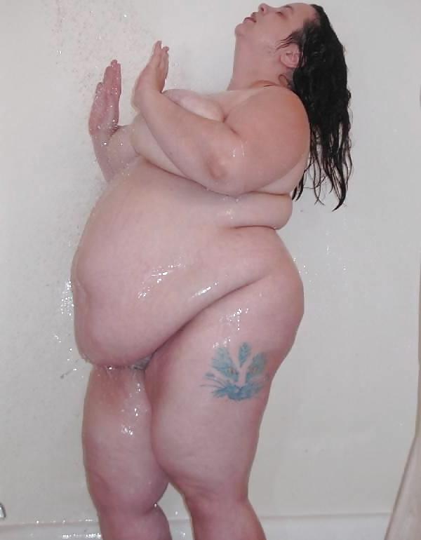 25P Bbw in shower 