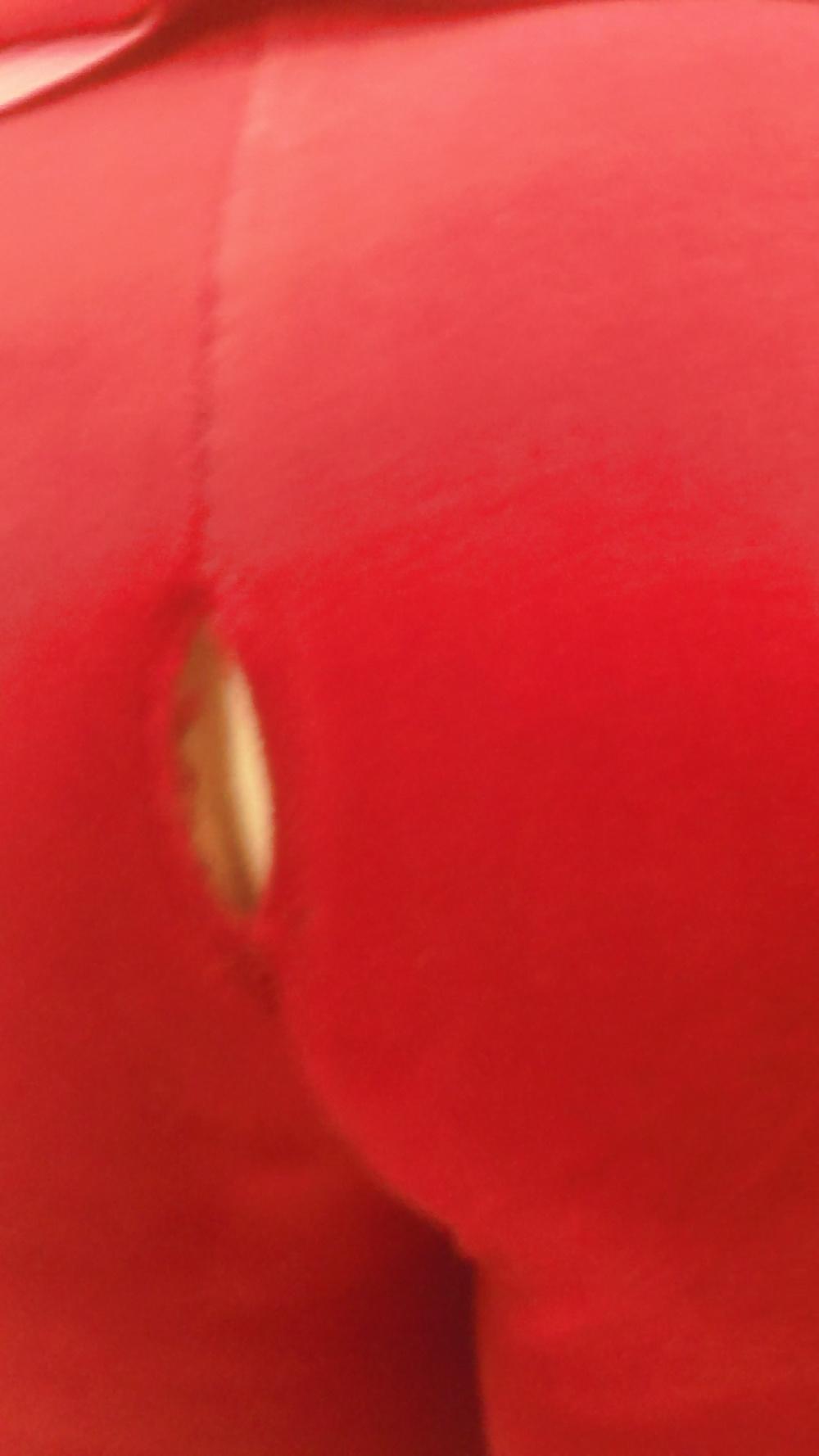 21P Teen butt & ass crack with hole in pants