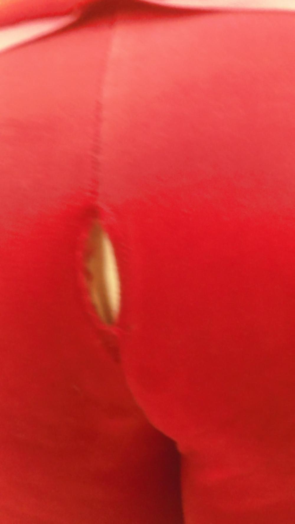21P Teen butt & ass crack with hole in pants