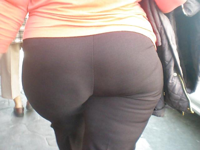 20P Mature mega butt