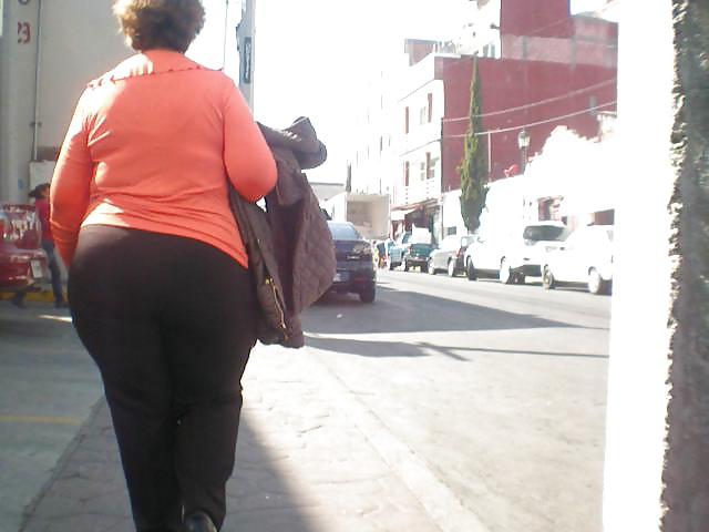 20P Mature mega butt