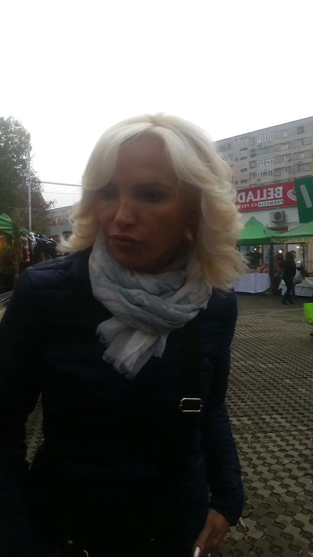 5P Spy sexy blonde face romanian