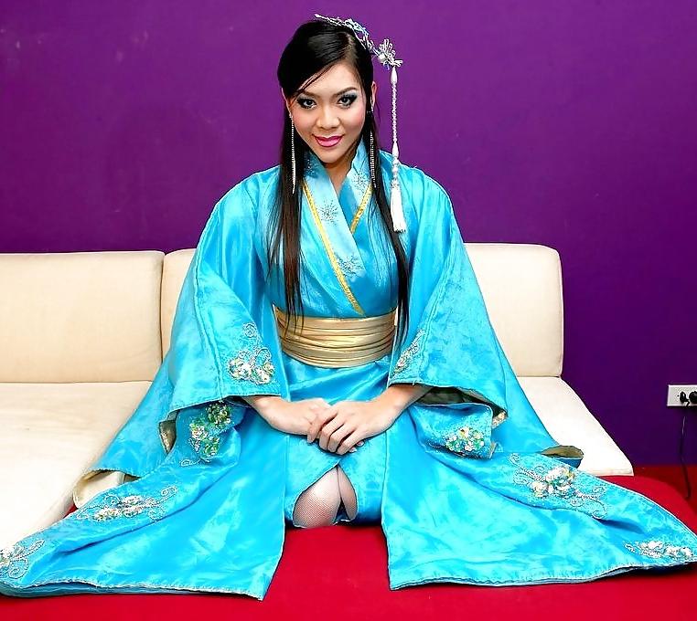 25P Bangkok Ladyboy Lucy