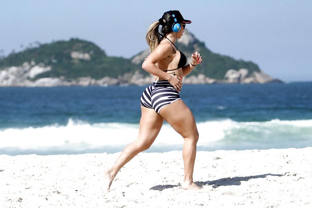 22P Moster ass big butt