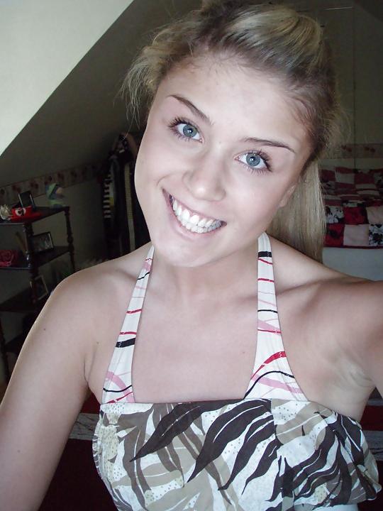 25P Teen girls have more fun!