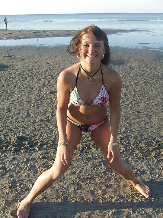 25P Teen girls have more fun!