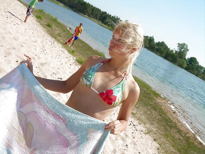 25P Teen girls have more fun!