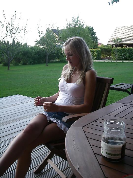 25P Teen girls have more fun!