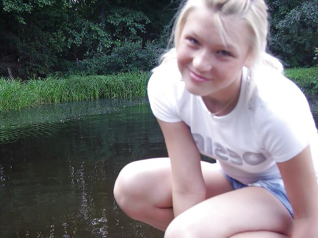 25P Teen girls have more fun!