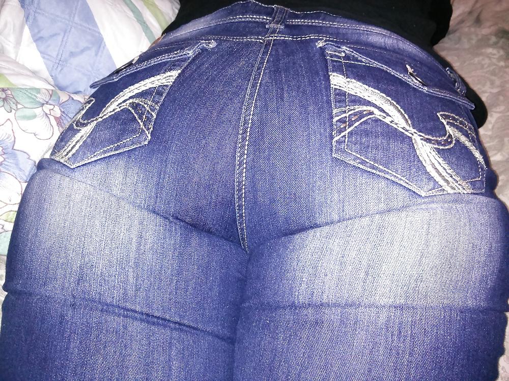 5P More pics of wife big fat phat wide ass butt tight in jeans