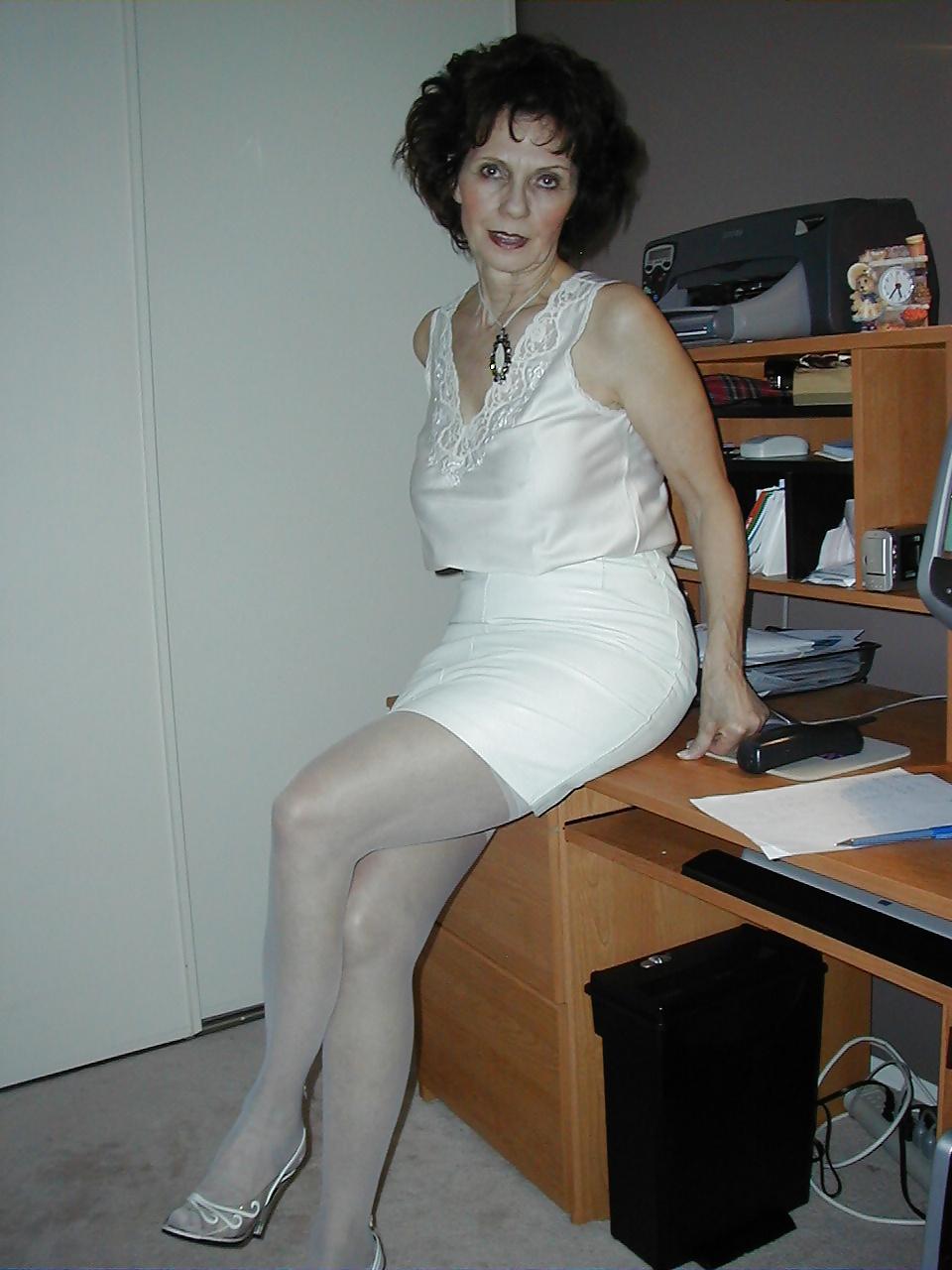 21P Granny in lingerie