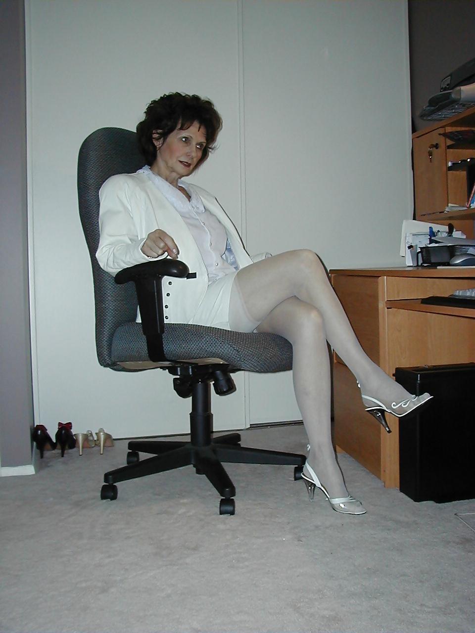 21P Granny in lingerie