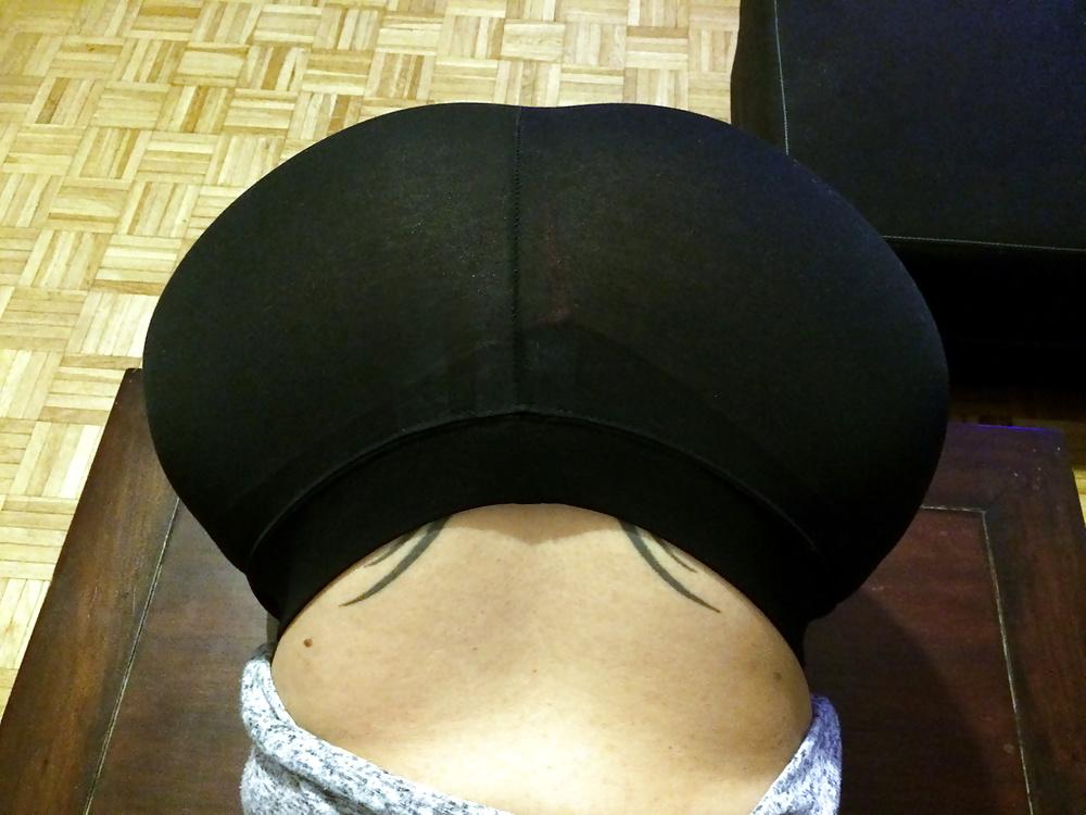 25P BBW latin in yoga pants
