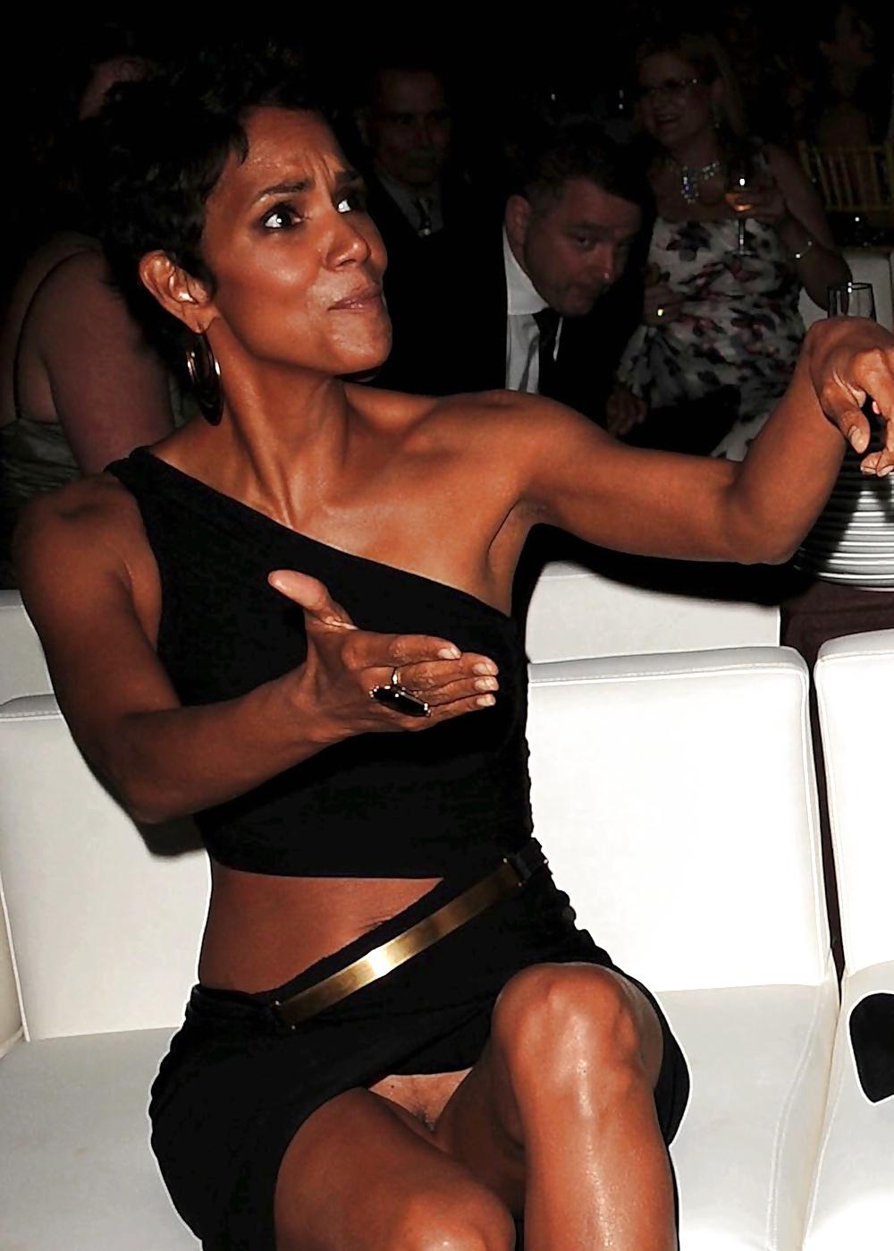 14P Halle Berry topless filming a scene for a movie