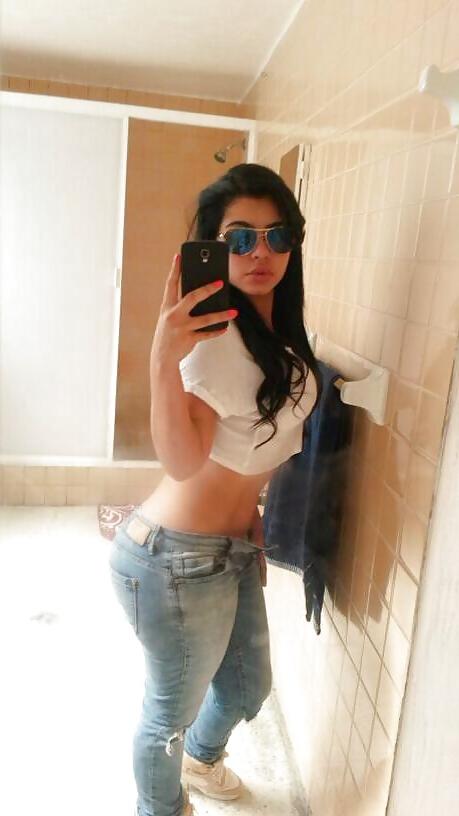 25P Rosita Voluptuous Teen