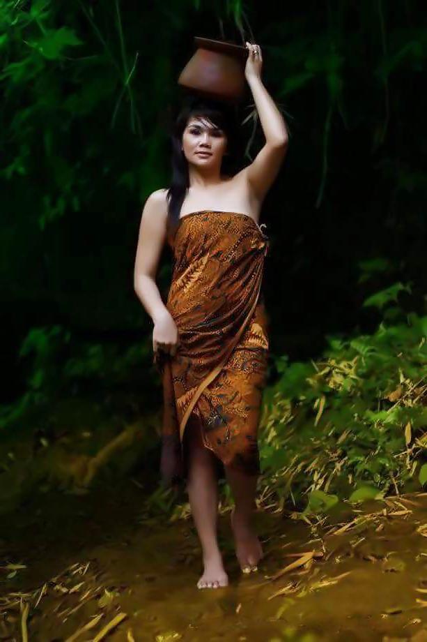 25P Gadis Batik