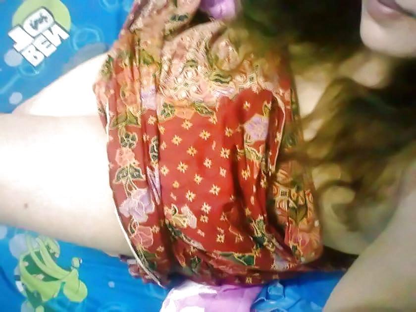25P Gadis Batik