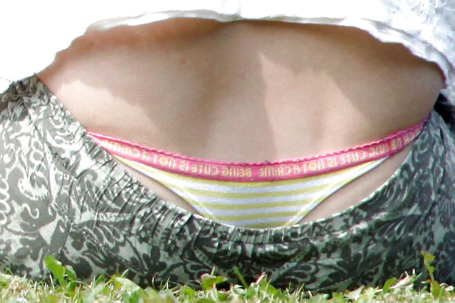 8P String Voyeur Ass Candid