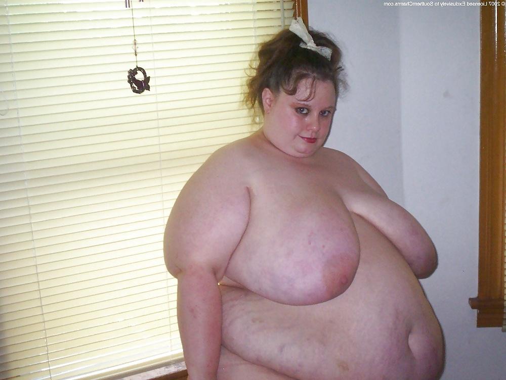 12P BBW in the livingroom