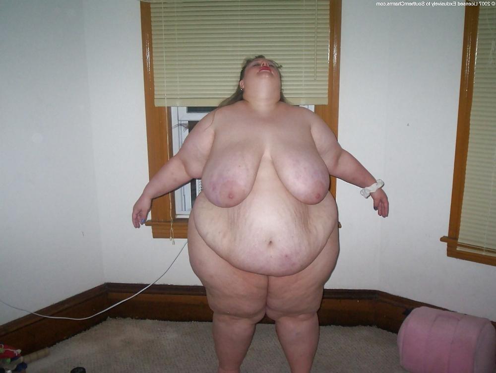 12P BBW in the livingroom