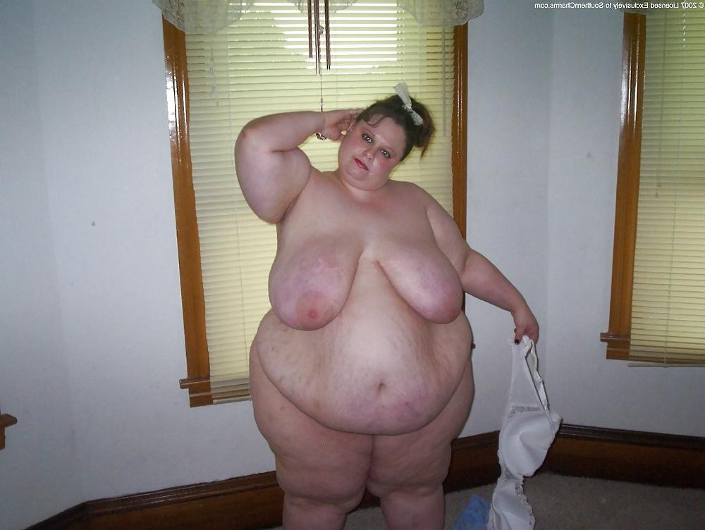 12P BBW in the livingroom