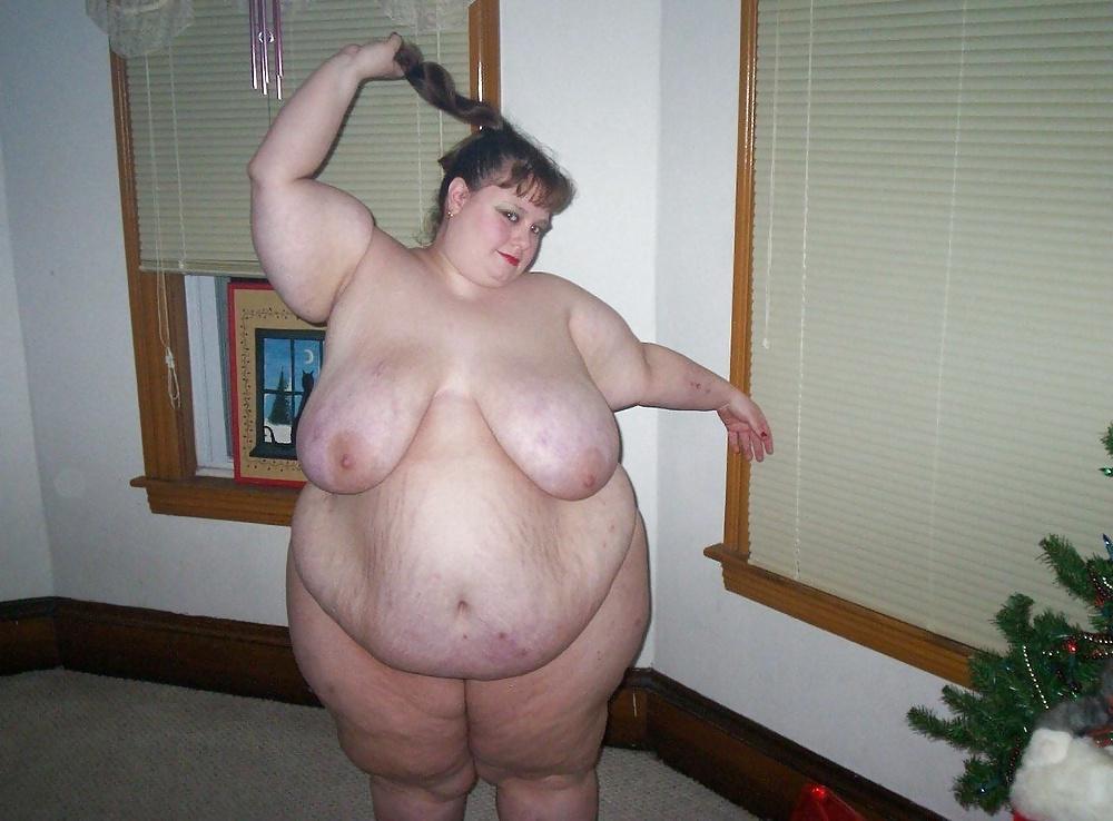 12P BBW in the livingroom