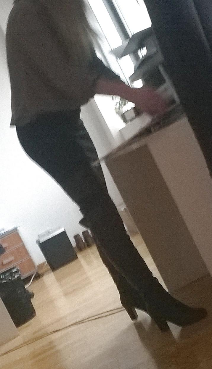 25P Voyeur heels 