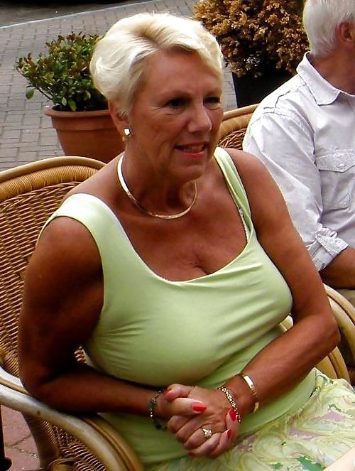 25P Old Granny