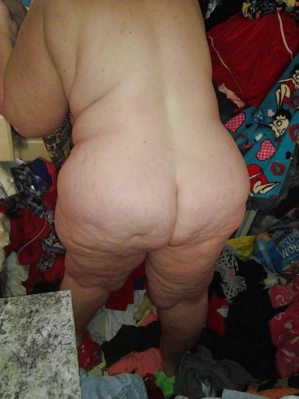 25P Old Granny