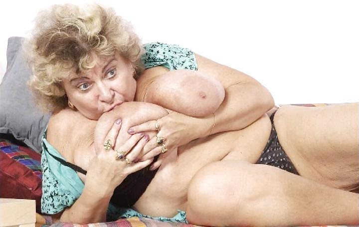 25P Old Granny