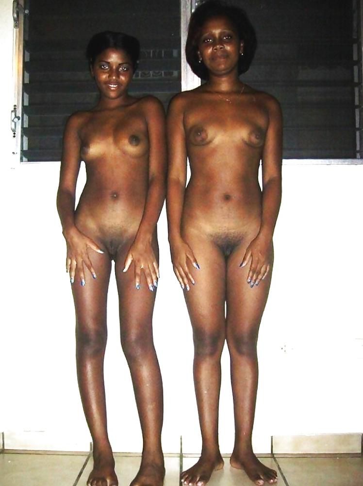 25P Mother and NOT her daughter Naked