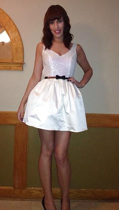 21P Brunette teen amateur non nude