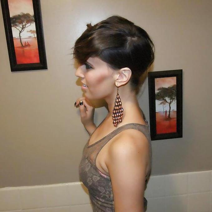 21P Brunette teen amateur non nude