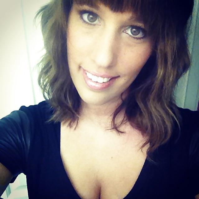 21P Brunette teen amateur non nude