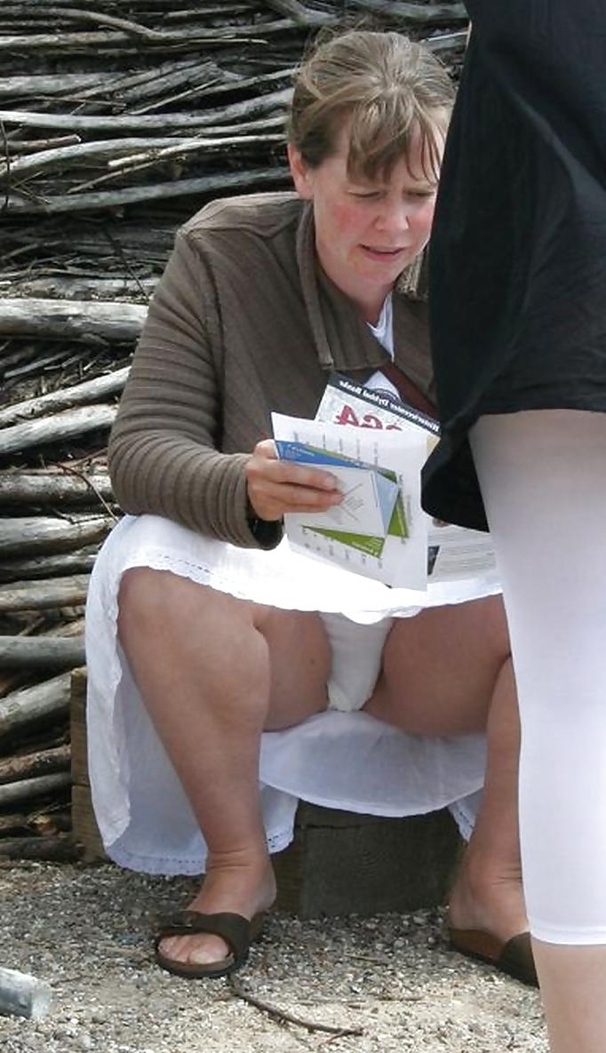 14P Public upskirt