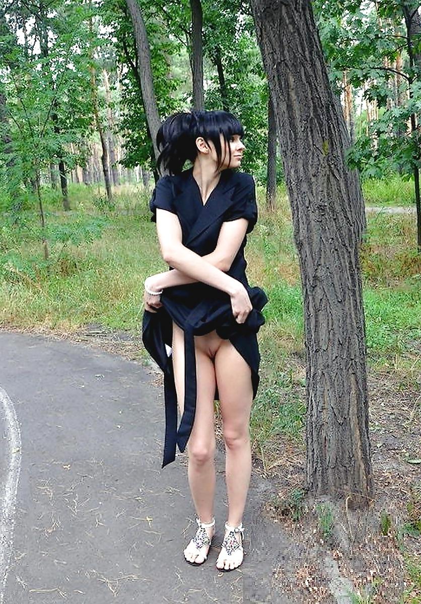 24P Upskirt no Panties 8