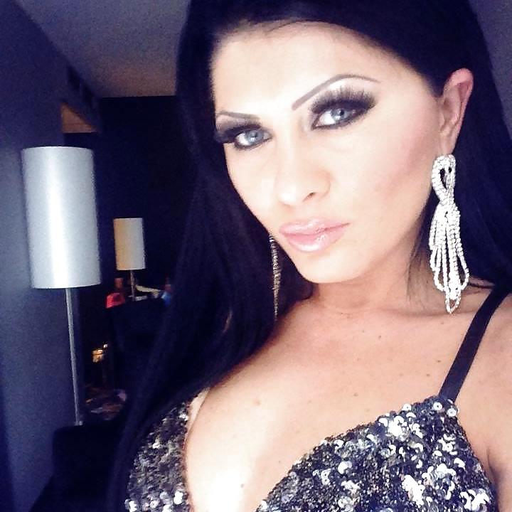 16P PORNSTAR VIP ESCORT 